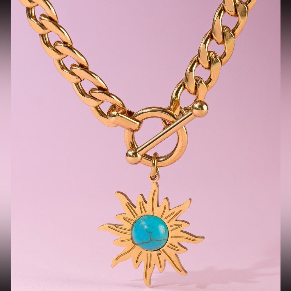 ๐ 18k Gold Sunburst Pendant Charm Necklace, Chunky Curb Chain Toggle Necklace - Picture 8 of 14